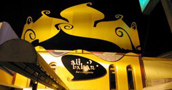 Pop rock e sertanejo no Alibabar Bar e Chopperia. Pop rock e sertanejo no Alibabar Bar e Chopperia.